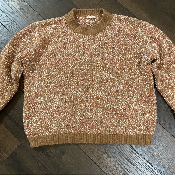 Boutique sweater - Picture 1 of 2